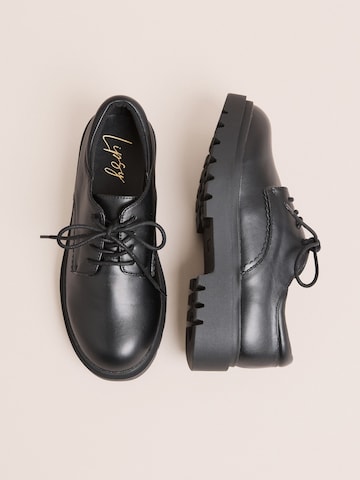 Chaussure basse Lipsy en noir