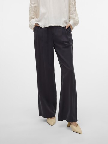 Baggy Pantalon à pince 'CARMEN' VERO MODA en bleu