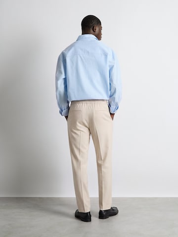 Burocs Regular Pleat-Front Pants in Beige