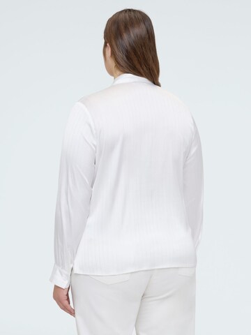 Fiorella Rubino - Blusa en blanco