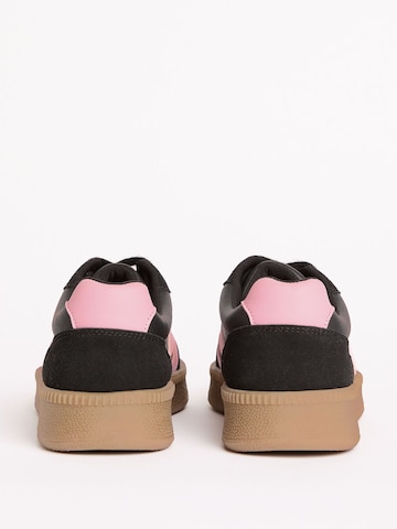 Friends Like These Sneaker in Schwarz