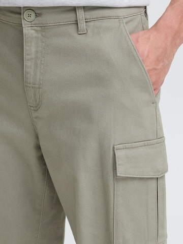 !Solid Regular Cargohose ' SDMohan Stretch ' in Grün