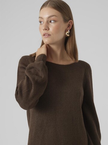 Robes en maille 'LEFILE' VERO MODA en marron