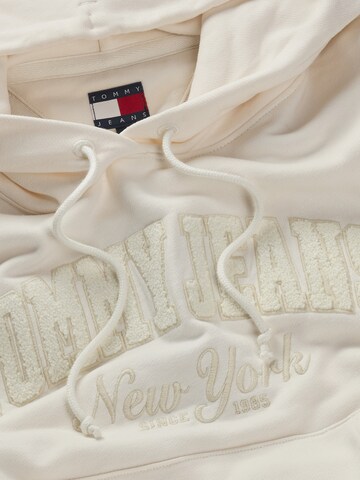 Felpa di Tommy Jeans in bianco