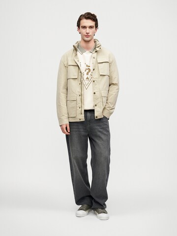 GUESS Between-Season Jacket in Beige