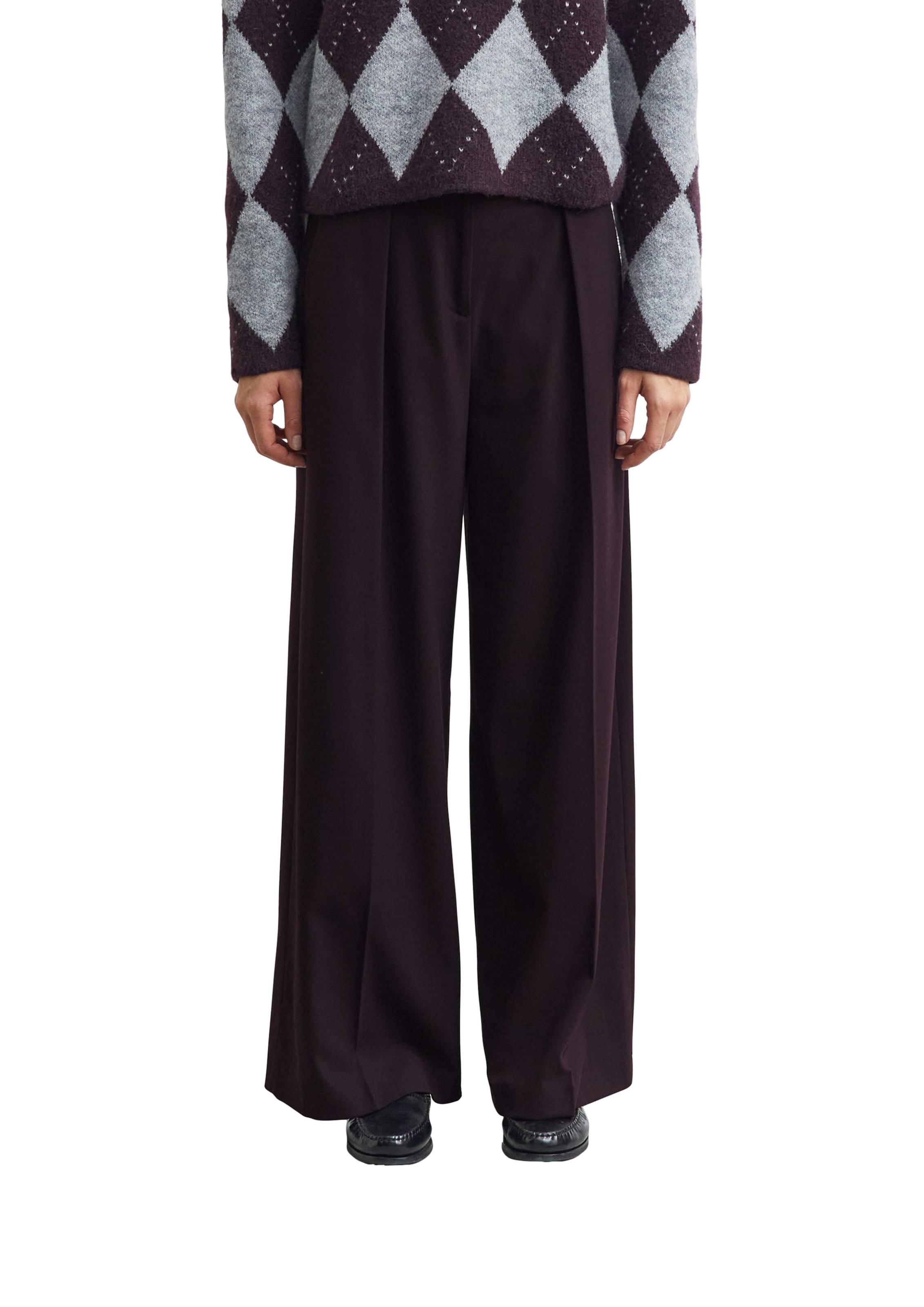 COMMA Wide leg Pleat-front trousers in Purple: front
