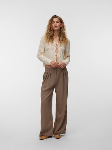 VERO MODA - Pierna ancha Pantalón plisado 'VMPolly' en marrón