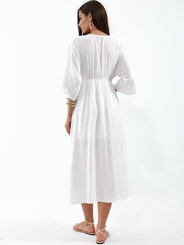 Busem Kleid 'Midi' in Weiß