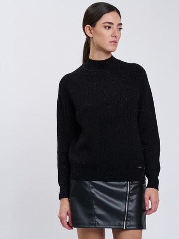 Influencer - Jersey en negro: frente