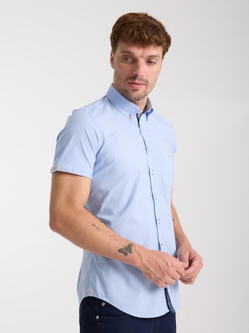7Camicie - Ajuste estrecho Camisa de negocios 'Iconic Poplin Stretch Man Shirt Short Sleeve Light Blue' en azul