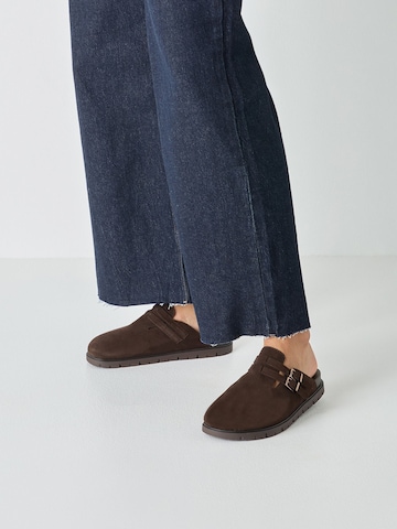 Tamaris Pantolette in Braun