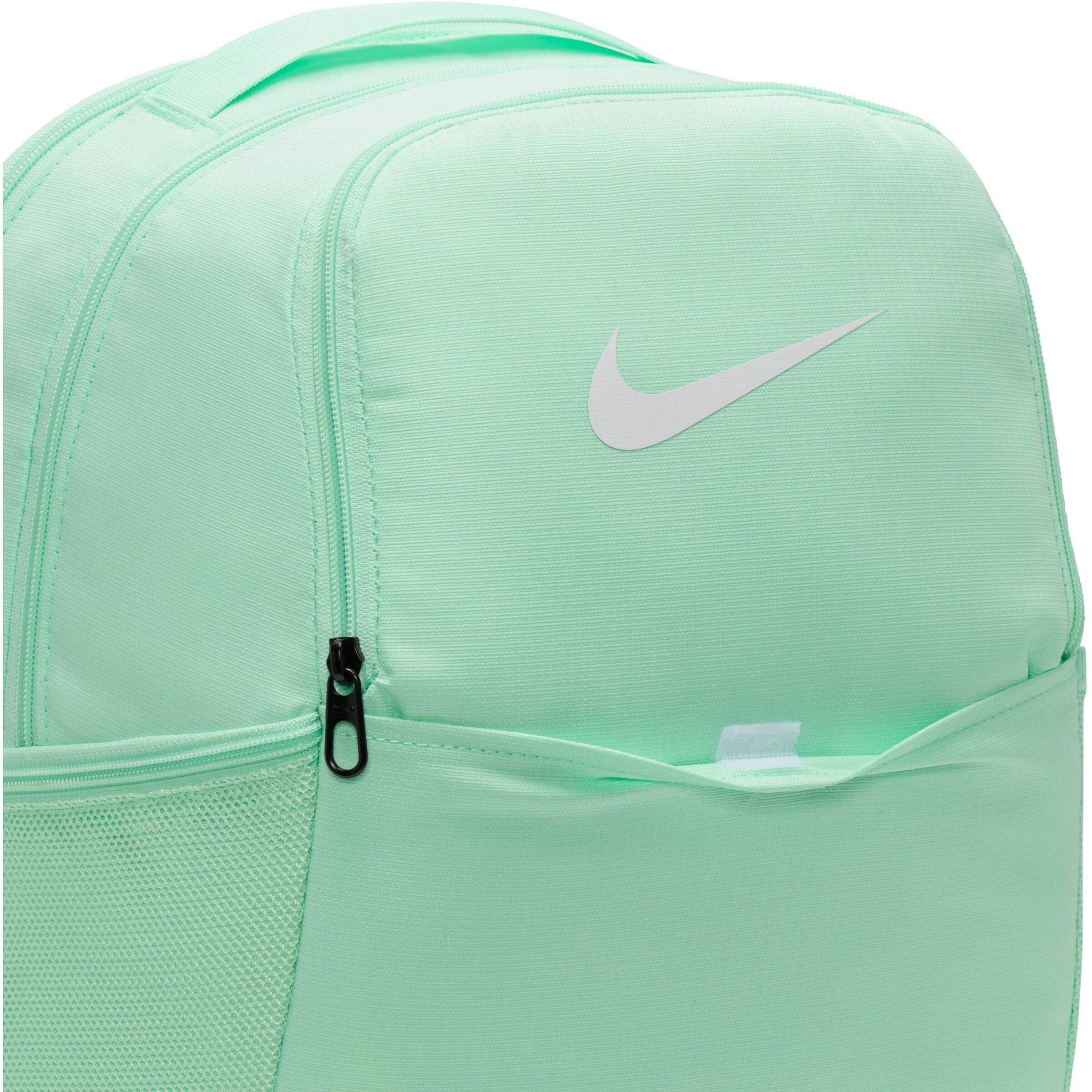 NIKE Sports Bag 'Brasilia 9.5' in Green