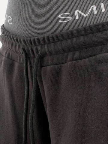 Loosefit Pantalon Smilodox en gris