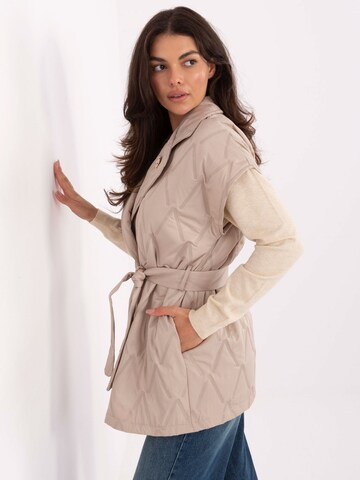 Madnezz House Vest i beige
