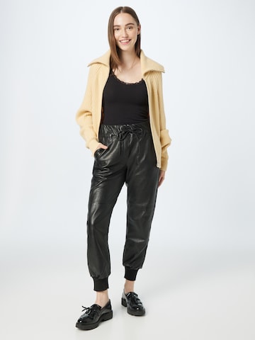 FREAKY NATION Tapered Broek in Zwart