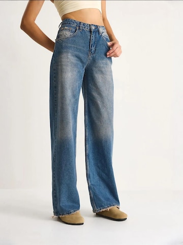 Bianco Lucci Loosefit Jeans in Blauw: voorkant