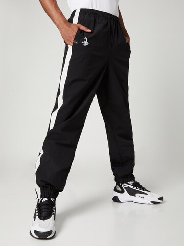 VIERVIER Tapered Track Pants 'Sammy' in Schwarz: Vorderseite