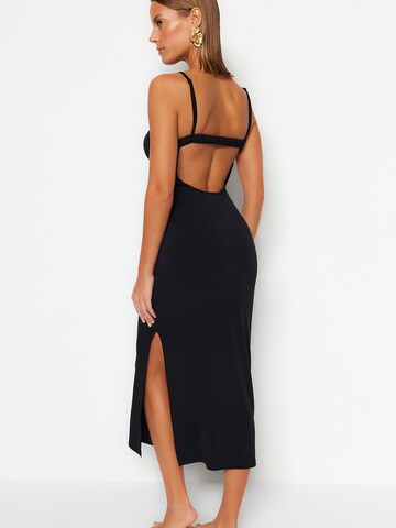 Trendyol Kleid in Schwarz