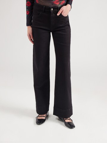 & Other Stories Regular Jeans in Black: front