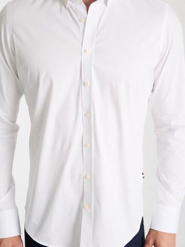 7Camicie Slim Fit Businesshemd 'Leonardo Sport Poplin Stretch Man Shirt Black'‌‌‌‌ in Weiß