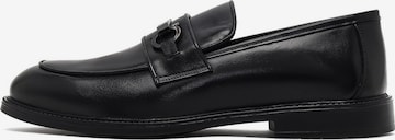 Derimod Classic Flats in Black: front