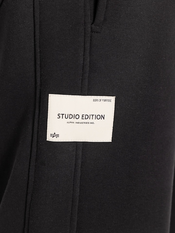 ALPHA INDUSTRIES Avar lõige Püksid, värv must