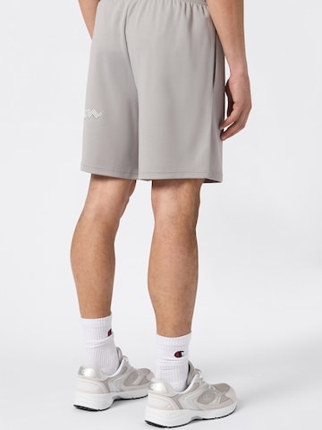 Champion Authentic Athletic Apparel Regular Urheiluhousut värissä harmaa