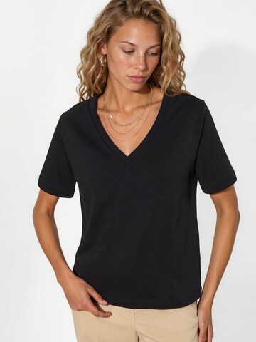 Busem Shirt in Black: front