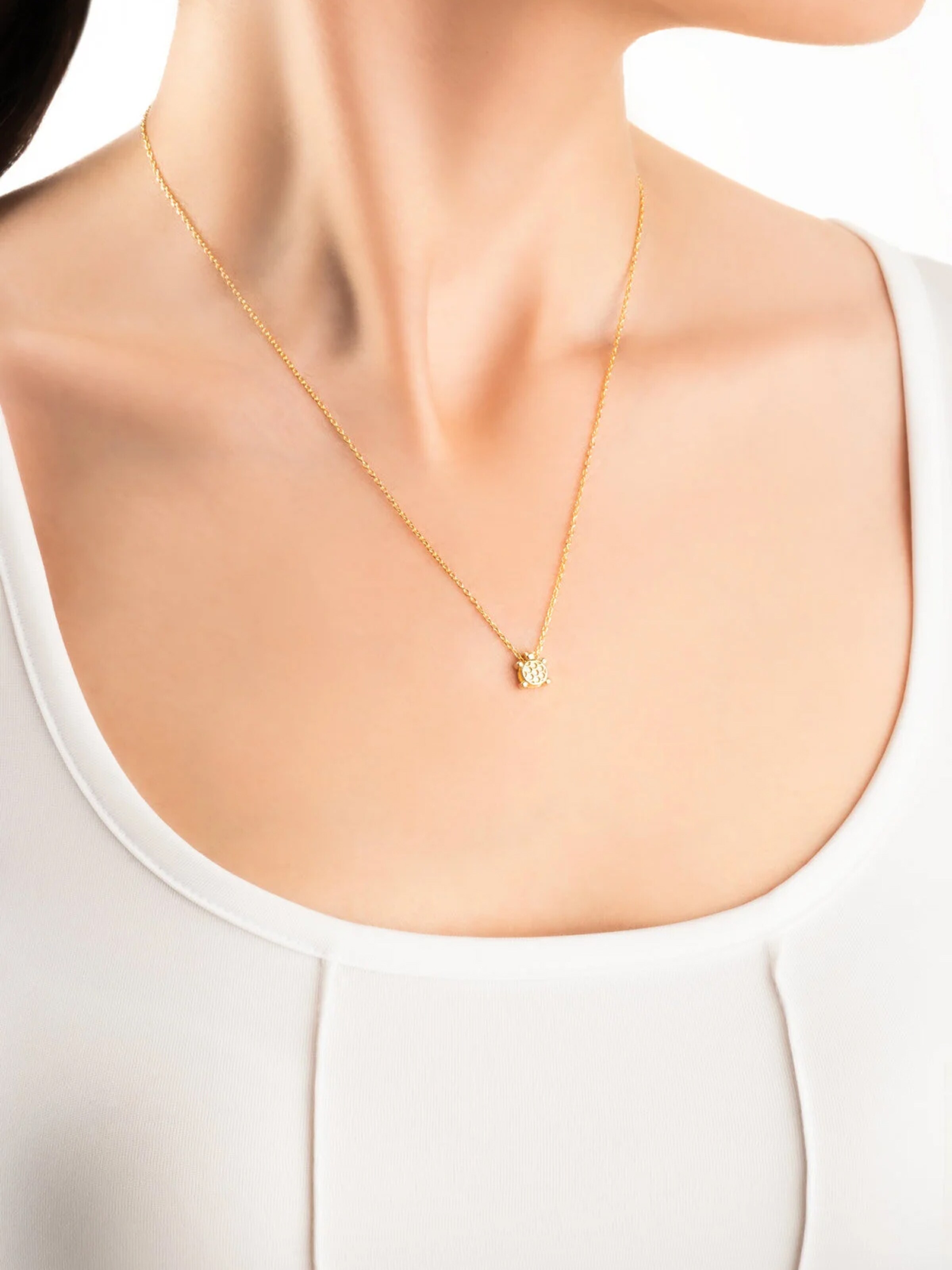 So Chic Necklace in Gold