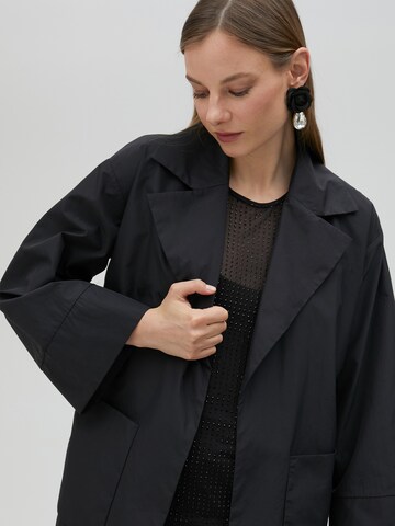 Lola Casademunt Blazers in Zwart
