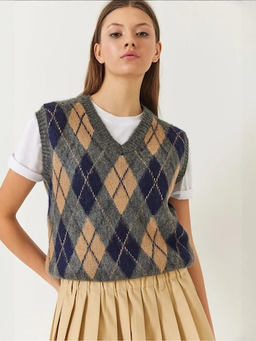 Pullover di Bianco Lucci in grigio: frontale