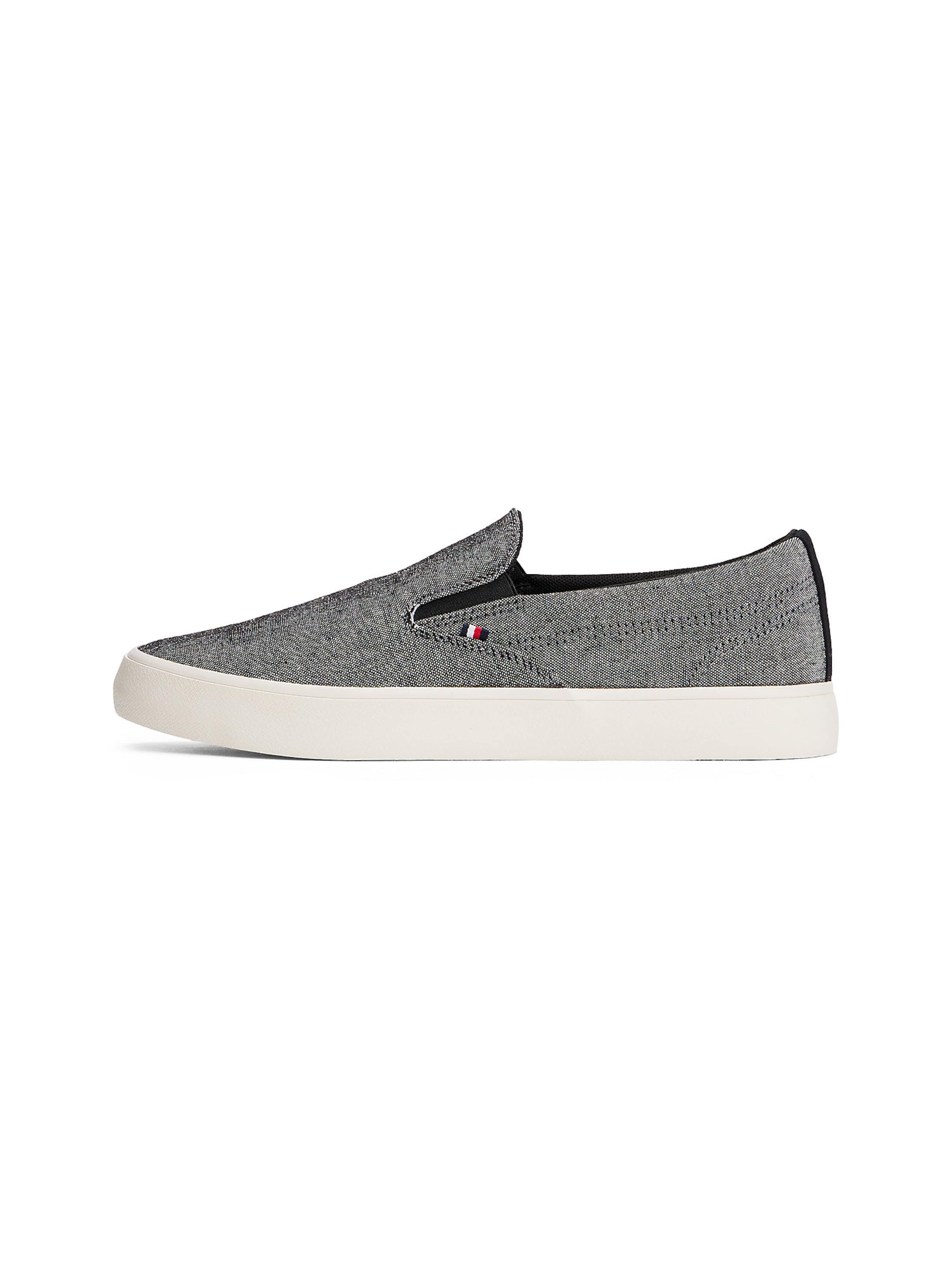 Slip on TOMMY HILFIGER en gris : devant