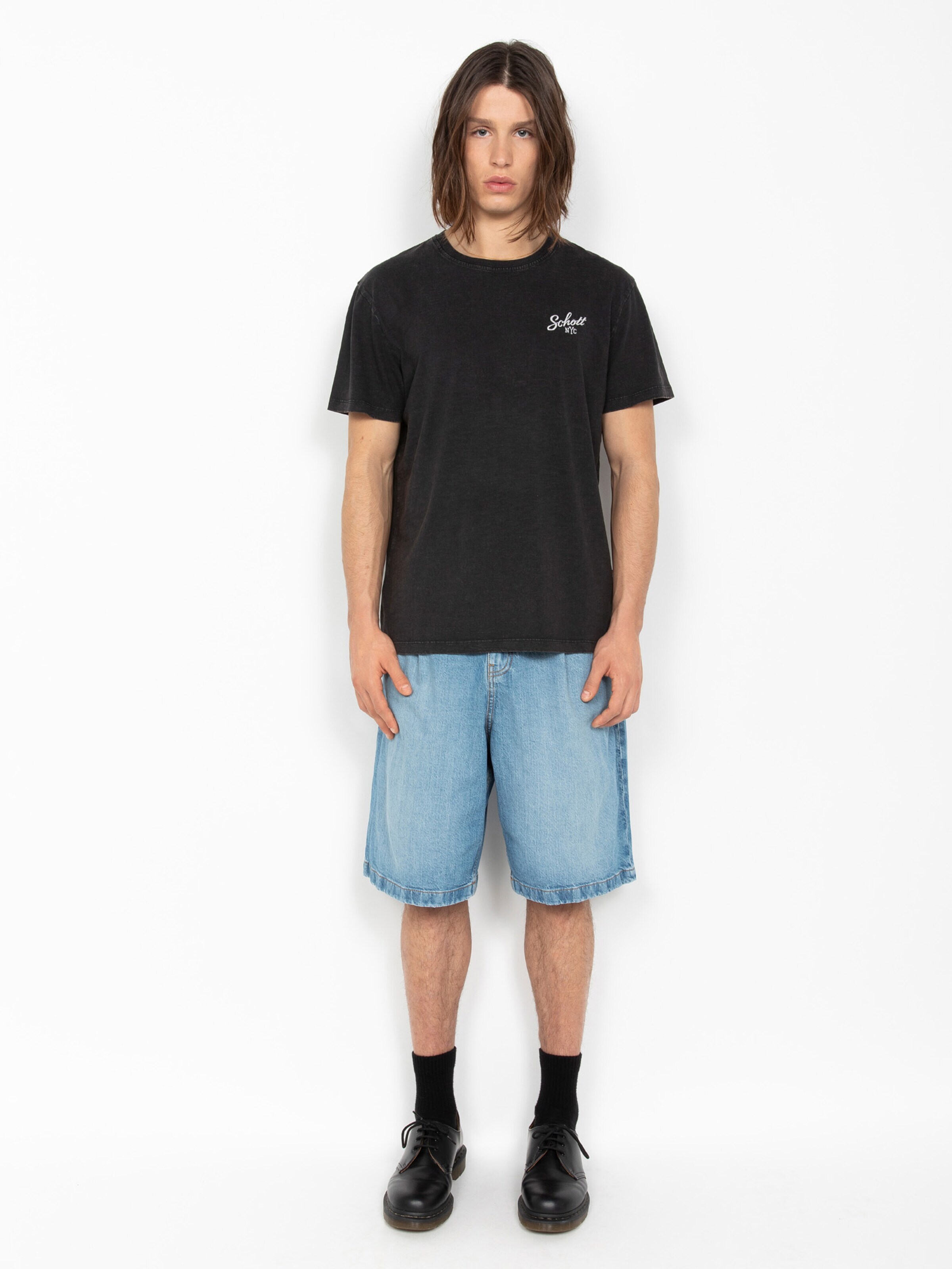 Schott NYC Shirt in Black: front