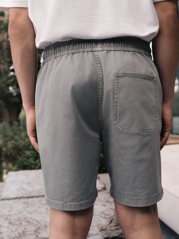 Largi Pantaloni de la Next pe verde