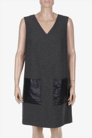 Ann Taylor Dress in M in Grey: front