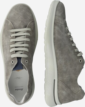 Bata Sneaker in Grau