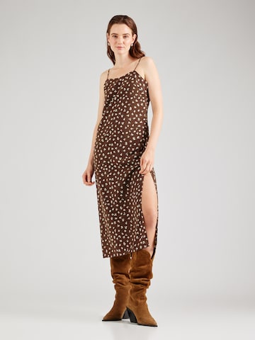 Monki Dress in Brown: front