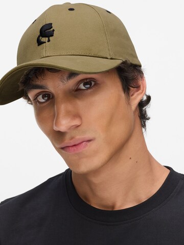 Șapcă de la Karl Lagerfeld pe verde