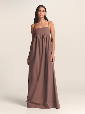 St MRLO - Vestido em castanho