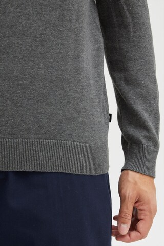 !Solid Pullover in Grau