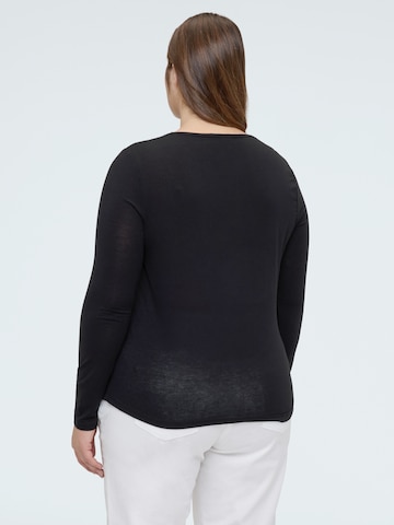 Fiorella Rubino - Top en negro