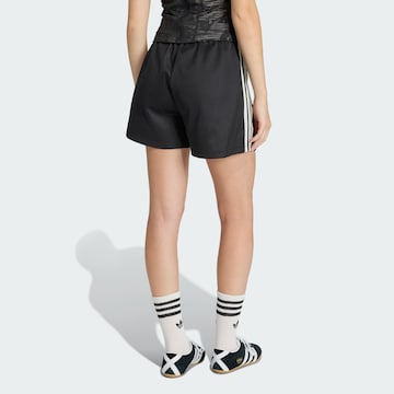 ADIDAS ORIGINALS - Loosefit Pantalón en negro