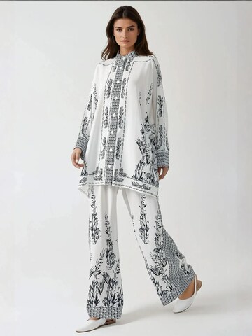 Hiccup Broekpak in Wit: voorkant