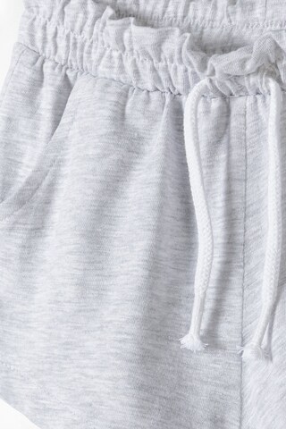 MINOTI - regular Pantalón en gris