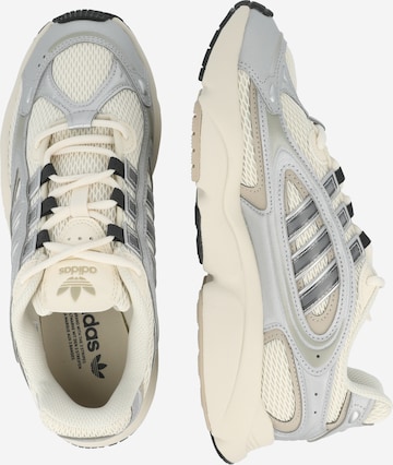 Baskets basses 'Ozmillen' ADIDAS ORIGINALS en blanc