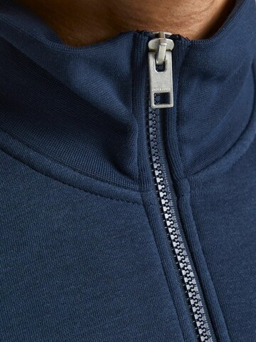 JACK & JONES Sweatshirt in Blau