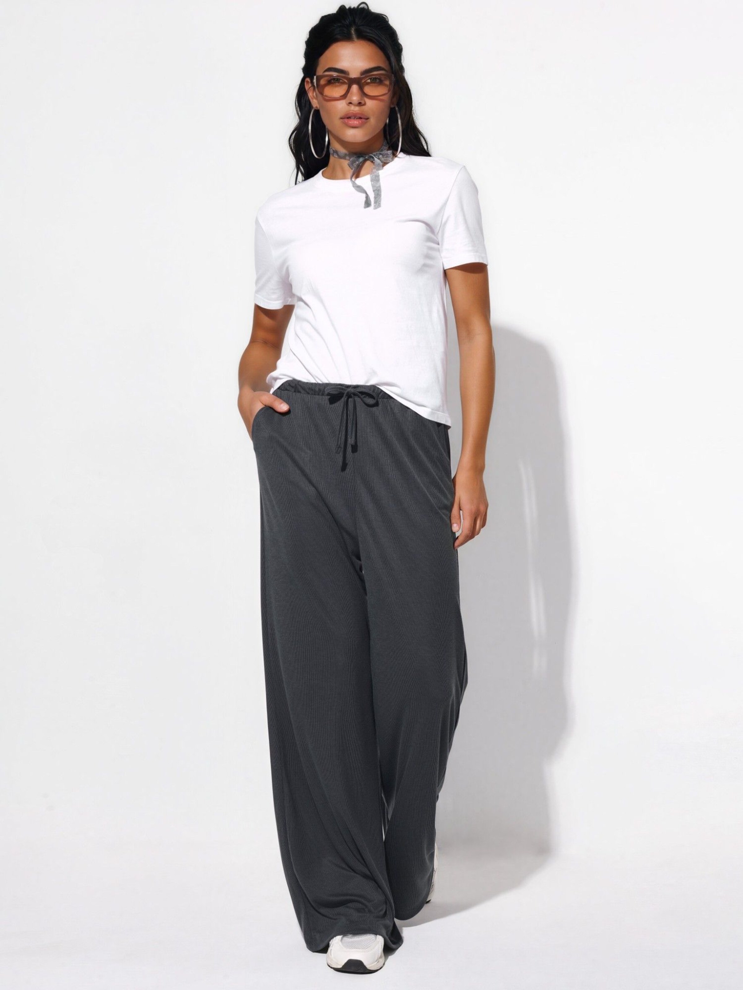 Wide leg Pantaloni di Busem in grigio