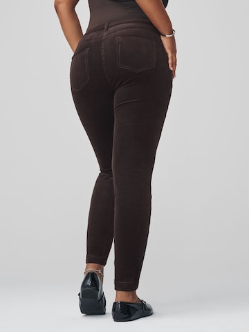 Next Skinny Hose in Braun