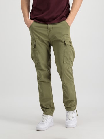 Regular Pantaloni cu buzunare de la ALPHA INDUSTRIES pe verde: față