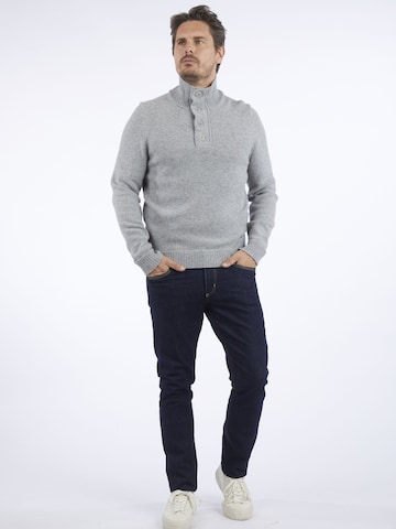HECHTER PARIS Sweater in Grey
